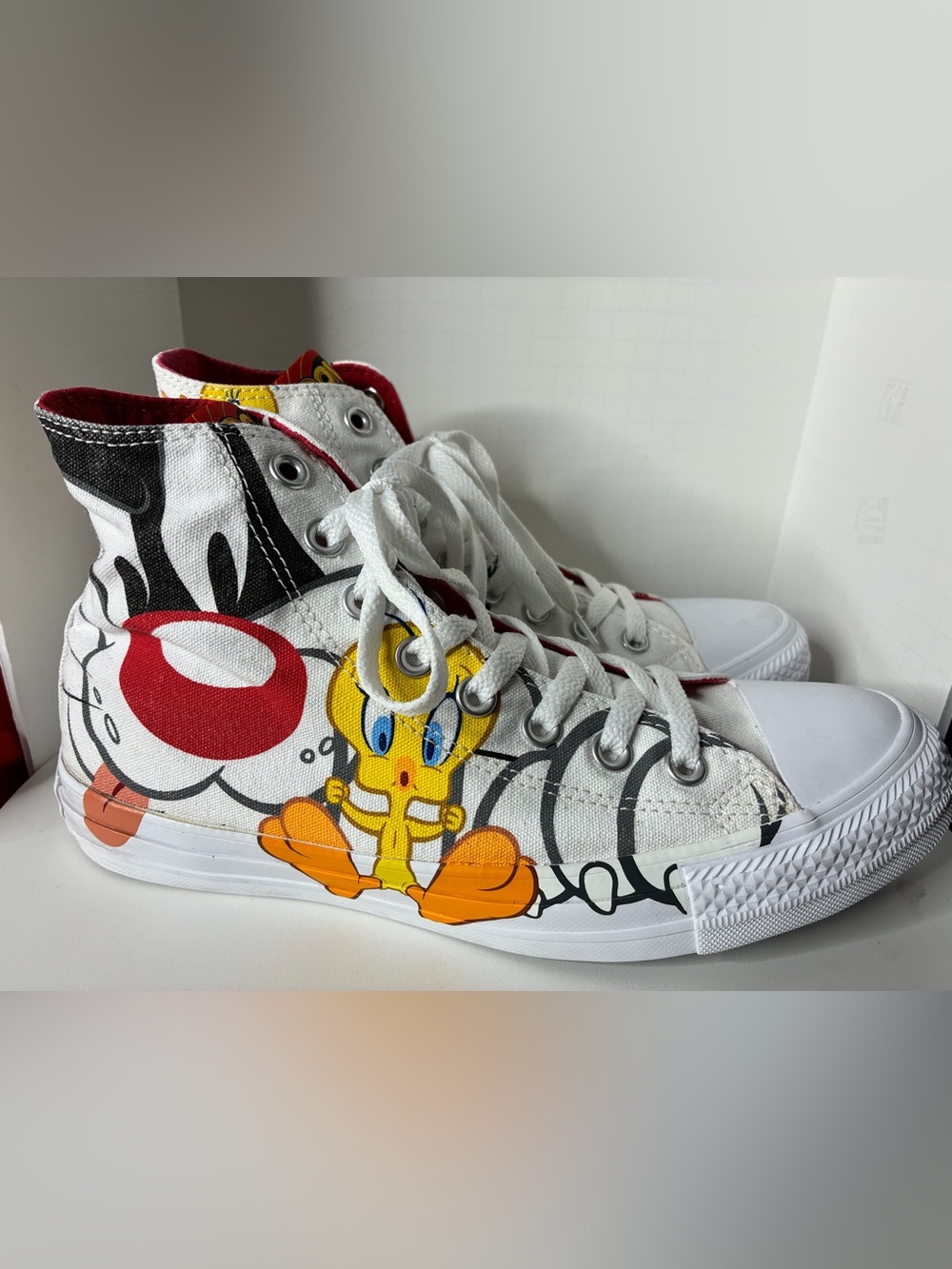 Looney Tunes Sylvester & Tweety Bird Converse - Picture 3 of 10